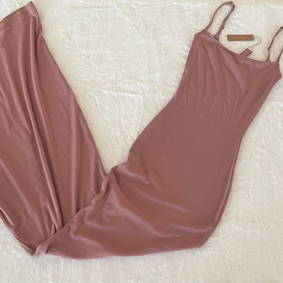 SKIMS Dresses & Skirts - Skims long slip dress